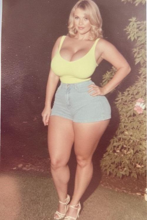 What's the name of this pornstar?