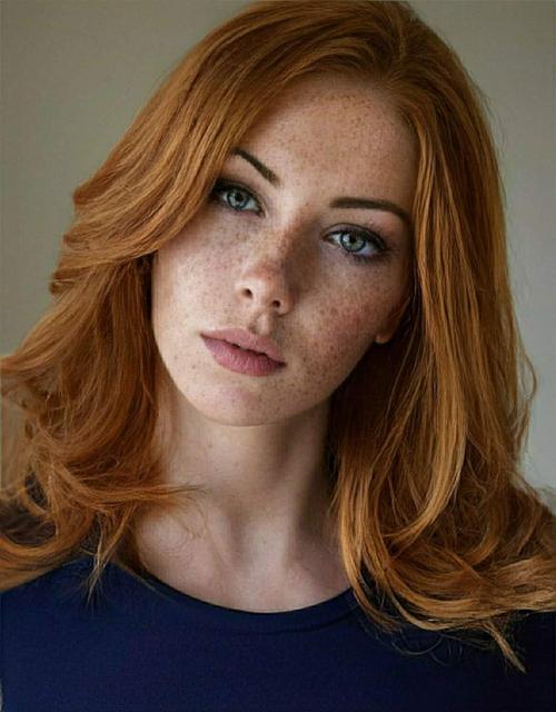 What's the name of this pornstar?