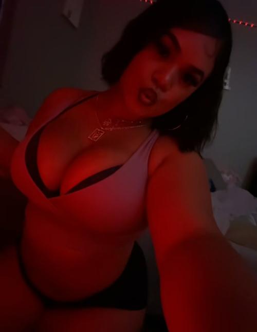 What's the name of this pornstar?