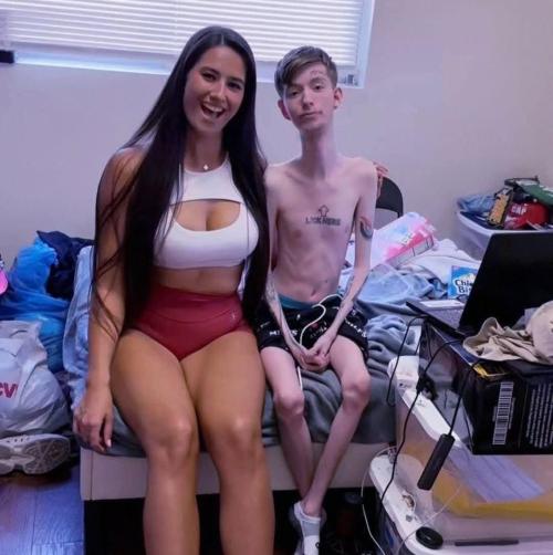 What's the name of this pornstar?