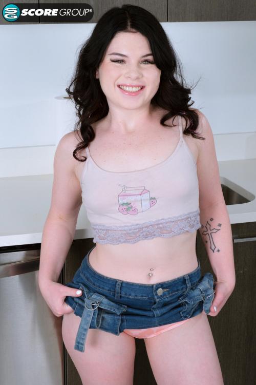 https://fapello.com/lola-valentine-1/