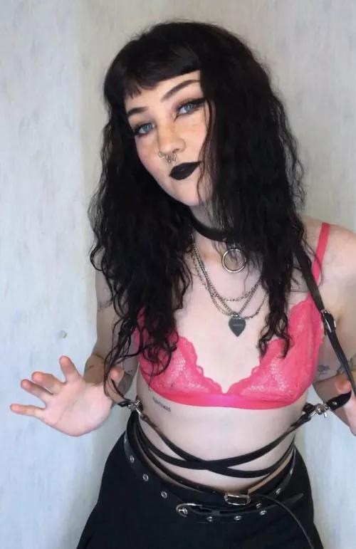 Misstress faeria aka faer1a , sipetinh  https://namethatpornstar.com/search/faer1a