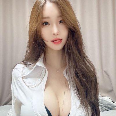 What's the name of this pornstar?