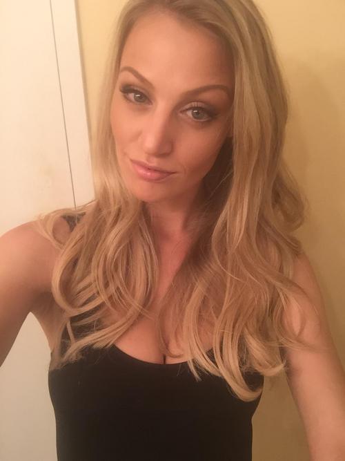 What's the name of this pornstar?