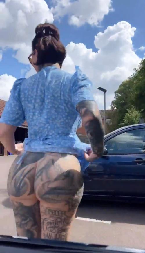 What's the name of this pornstar?