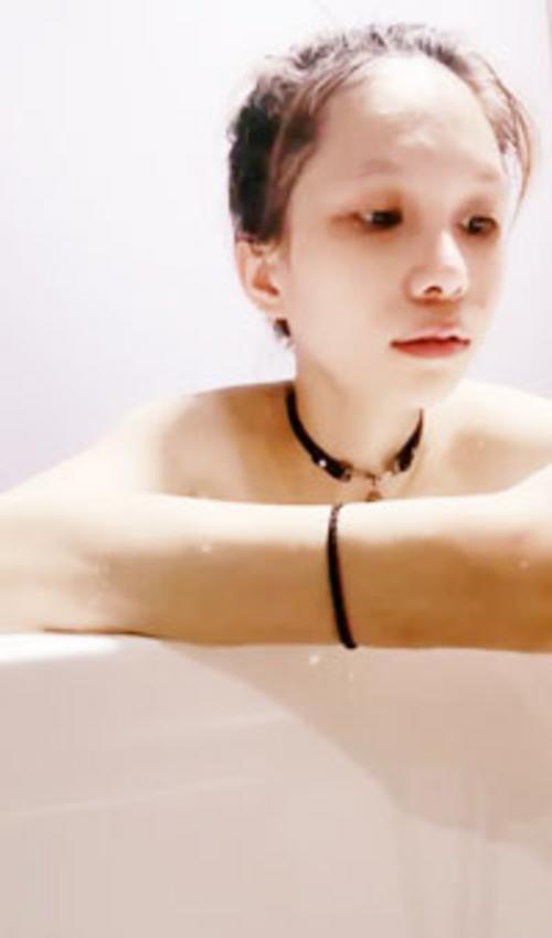 What's the name of this pornstar?