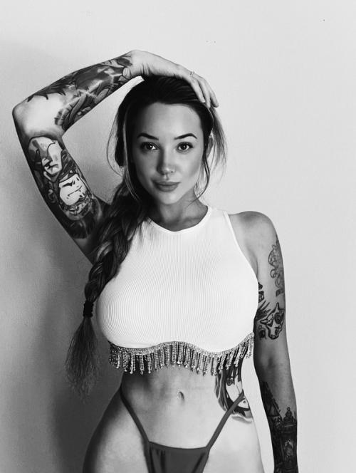 What's the name of this pornstar?