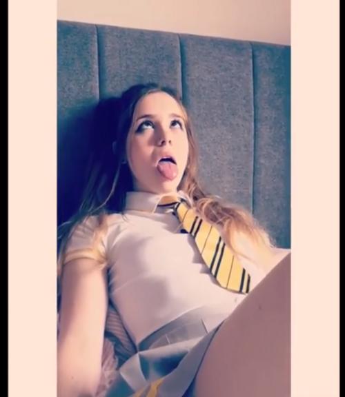 What's the name of this pornstar? I think that she's on Chaturbate