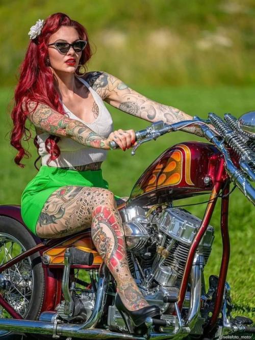 What's the name of this pornstar?