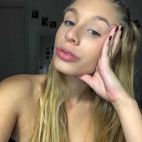 What's the name of this pornstar?