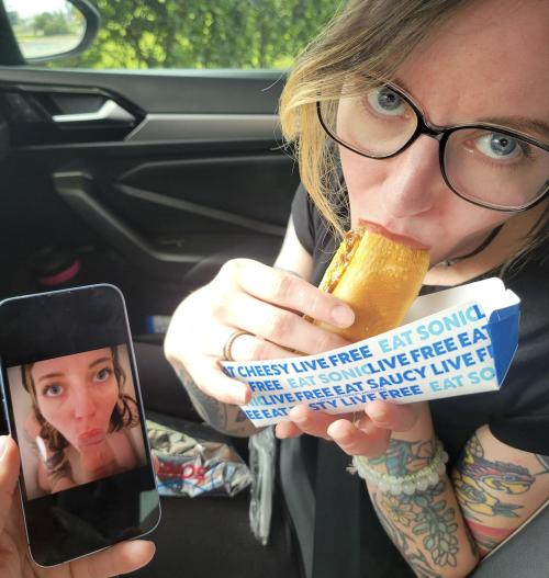 What's the name of this pornstar?