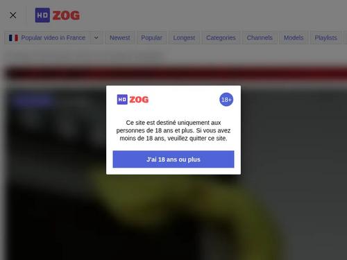 Evilyn Fierce - Amateur Brunette Evilyn Fierce Gives A Sweet Handjob