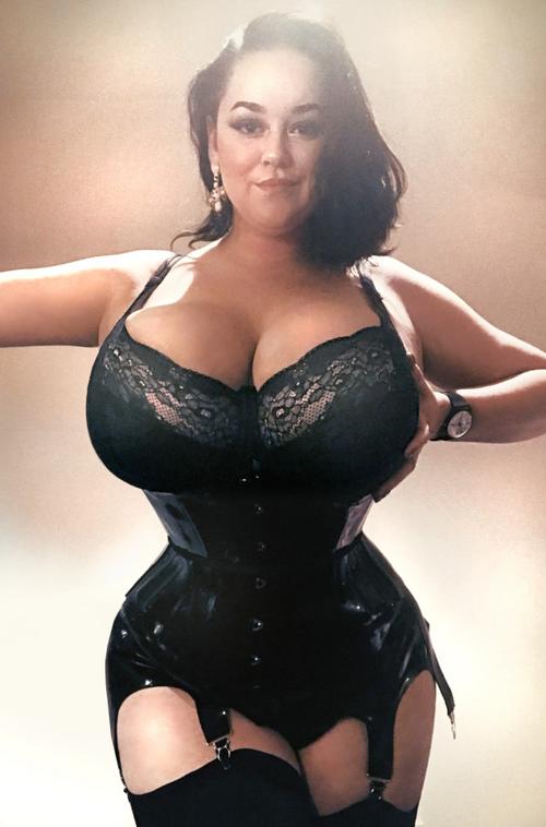 What's the name of this pornstar?