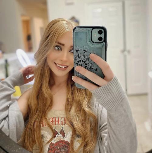 What's the name of this pornstar?