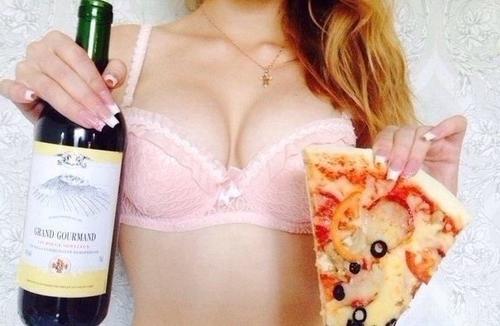 What's the name of this pornstar?