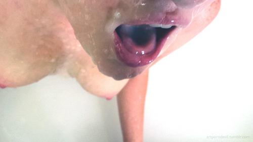 What's the name of this pornstar?