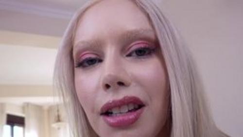 What's the name of this pornstar?