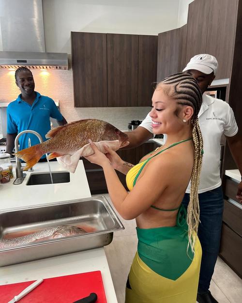 What's the name of this pornstar?