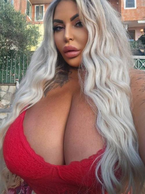 What's the name of this pornstar?