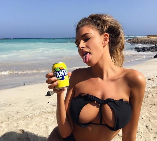 What's the name of this pornstar?