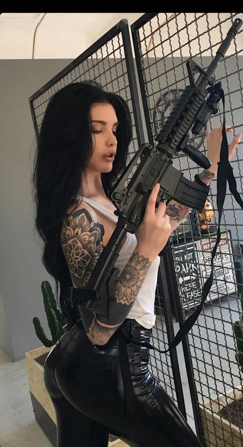 What's the name of this pornstar?