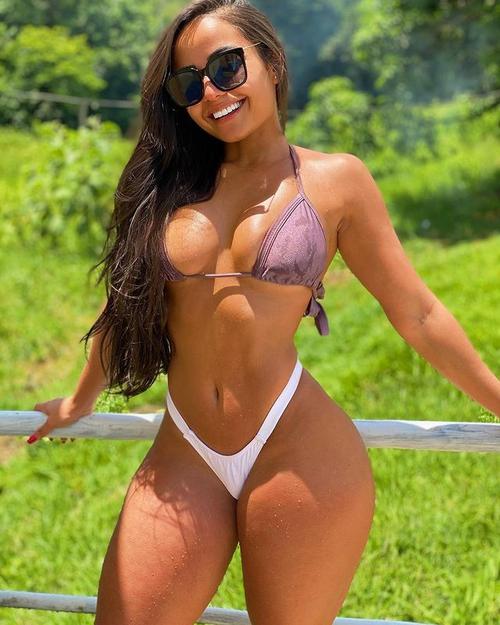 What's the name of this pornstar?