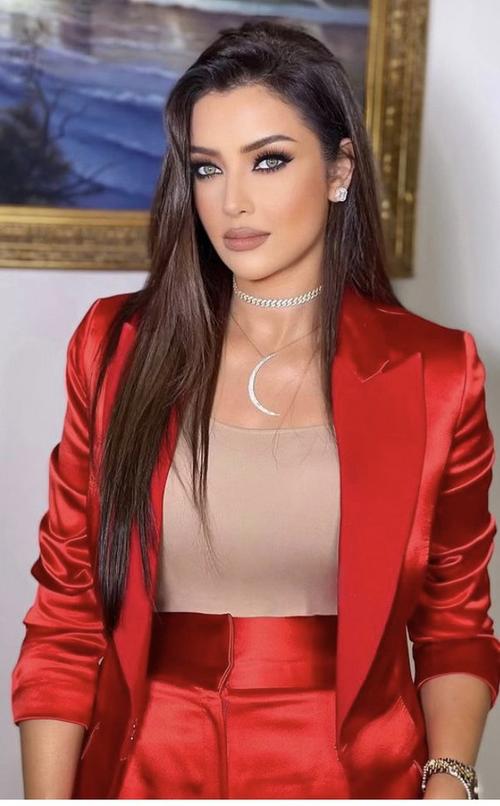 What's the name of this pornstar?