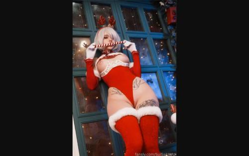gallery girl is