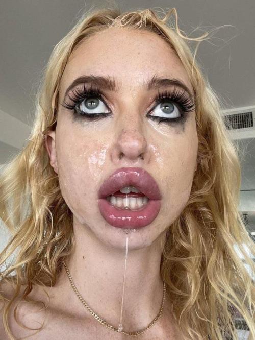 Chloe Cherry