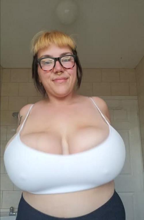 What's the name of this pornstar?