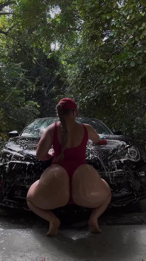 What's the name of this pornstar?