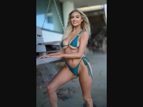 What's the name of this pornstar?