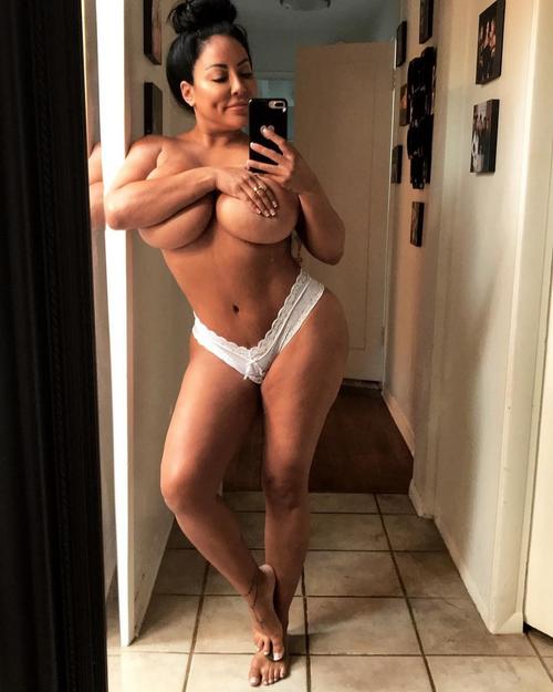 What's the name of this pornstar?