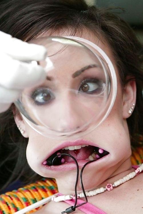 What's the name of this pornstar?