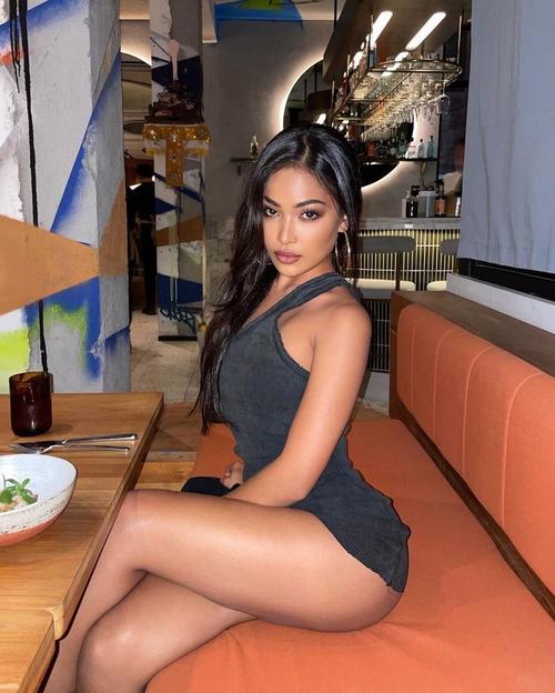 What's the name of this pornstar?