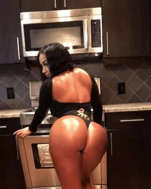 What's the name of this pornstar?