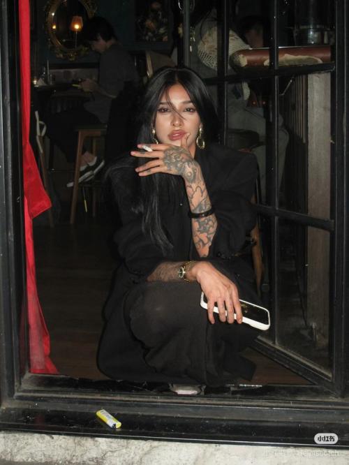 Whats this girl name? Source? Full photoshoot?