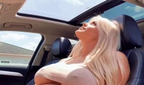 What's the name of this pornstar?