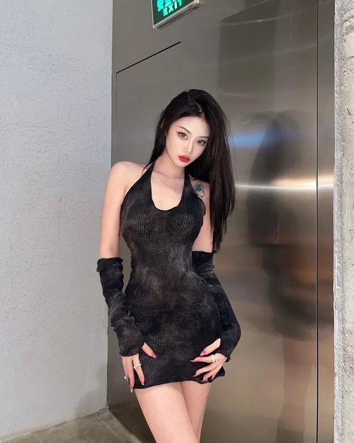 What's the name of this pornstar?