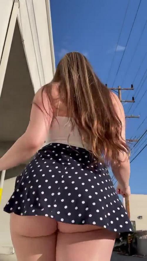 What's the name of this pornstar?