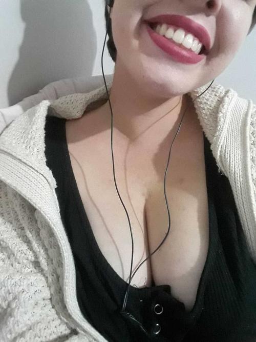 What's the name of this pornstar?