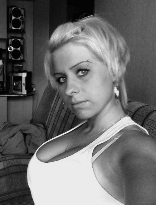 What's the name of this pornstar?