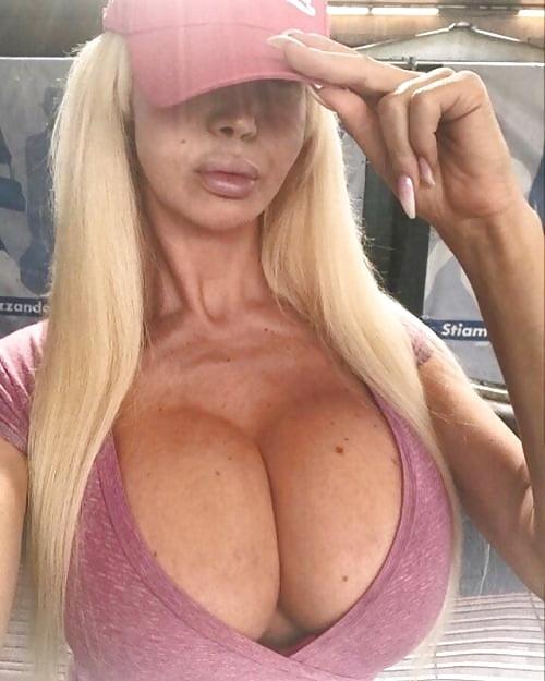 What's the name of this pornstar?