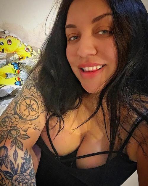 What's the name of this pornstar?