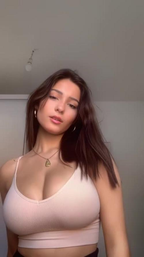 What's the name of this pornstar?