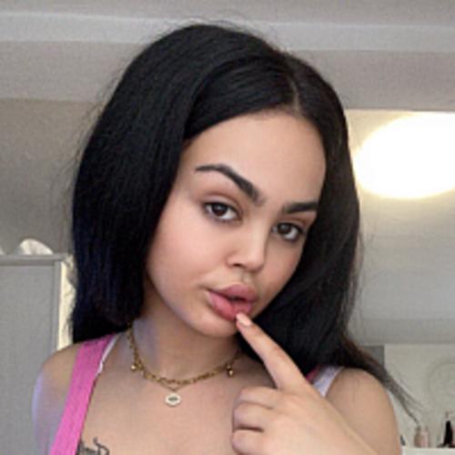 What's the name of this pornstar?