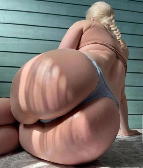 What's the name of this pornstar?