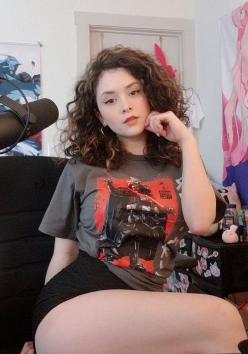 What's the name of this pornstar?