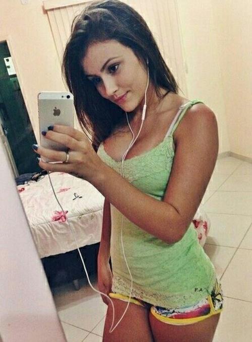 What's the name of this pornstar?