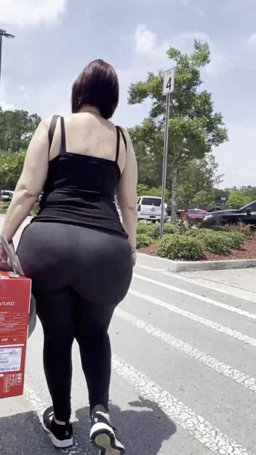 What's the name of this pornstar?